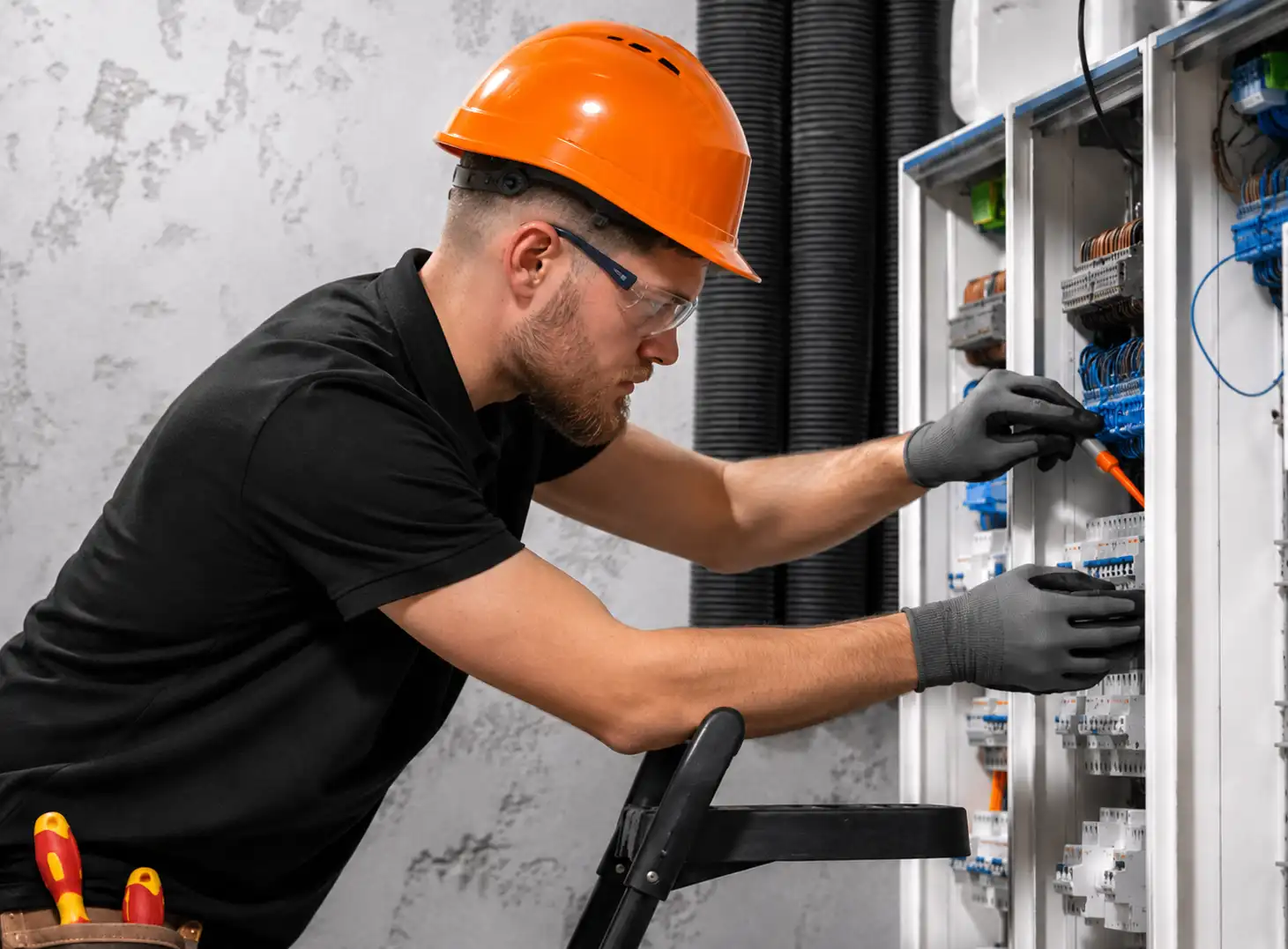 Electrician on emergency call-out